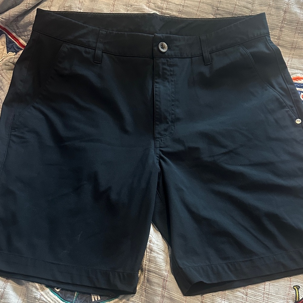 Vuori Men's Flat Front Shorts - Black